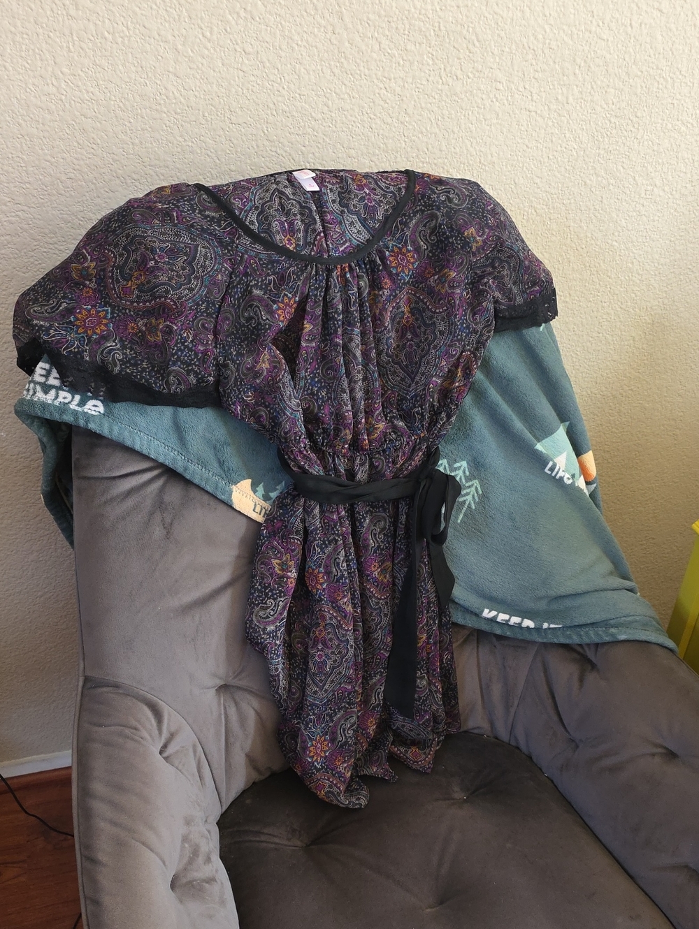 🪁Women’s Black & Purple Paisley Belted Sheer Tunic